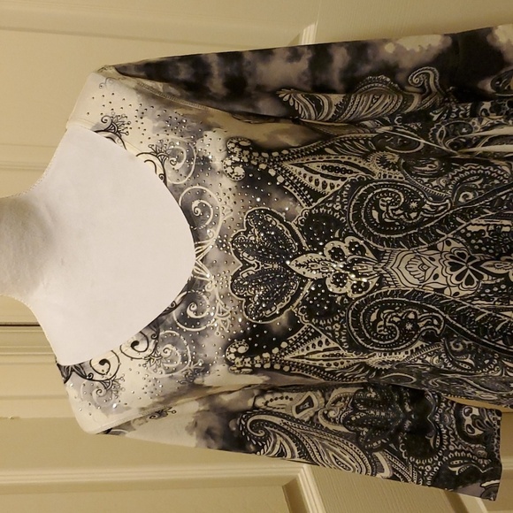 ONE WORLD Printed Knit 3/4 Sleeve Embellished Asymmetrical Tunic White/Black. M - Picture 5 of 15